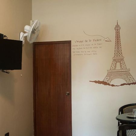 Hostal Carlos Tenaud ليما المظهر الخارجي الصورة