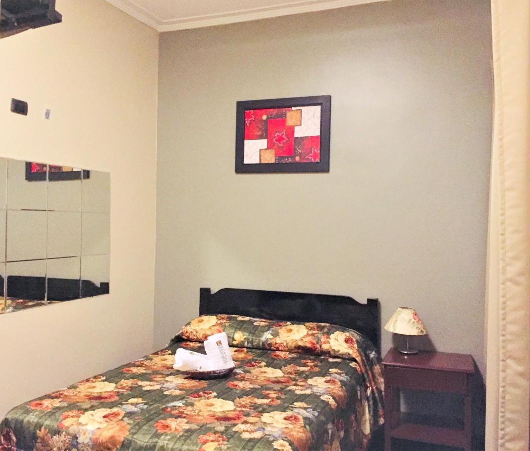 Hostal Carlos Tenaud ليما المظهر الخارجي الصورة