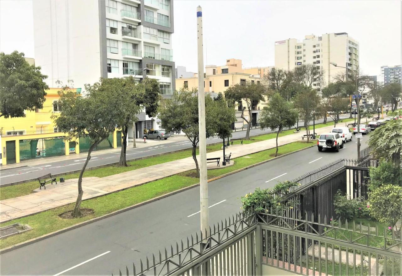 Hostal Carlos Tenaud ليما المظهر الخارجي الصورة