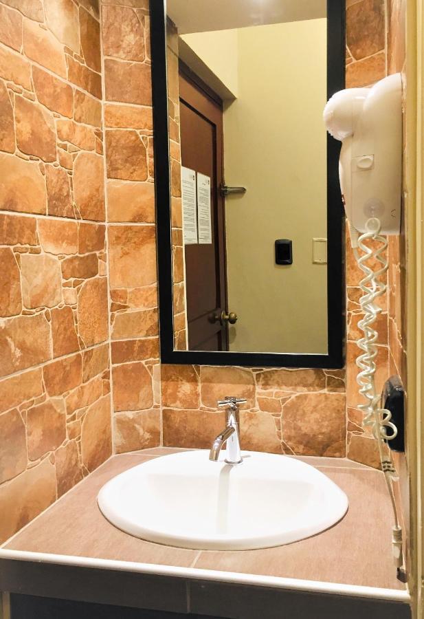 Hostal Carlos Tenaud ليما المظهر الخارجي الصورة